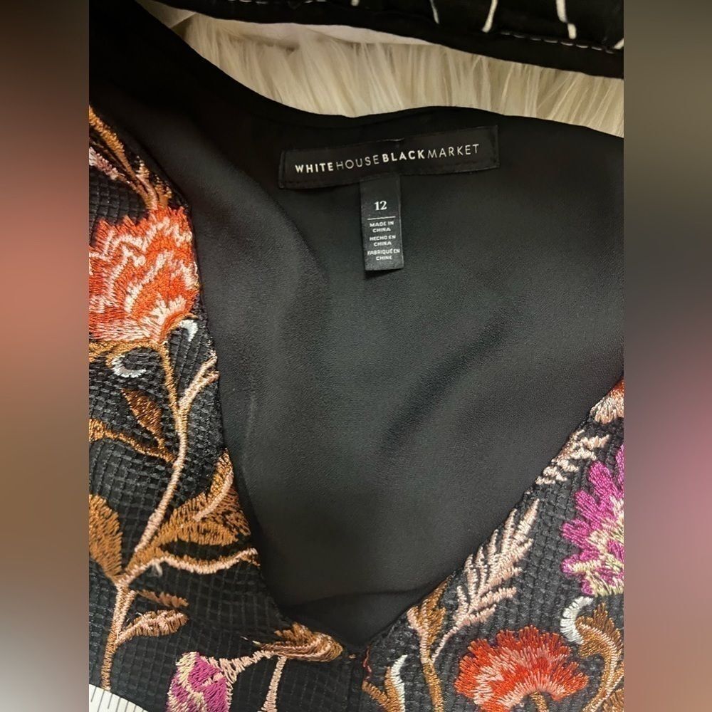 White House black market embroidered black blouse size 12 large zipper pink red - Picture 6 of 11